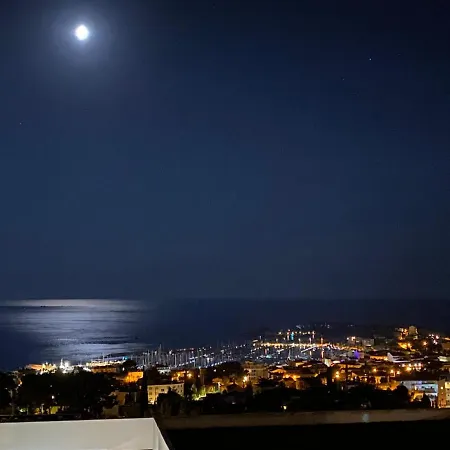 Superbe T2 44m2 - Grande Terrasse Vue Panoramique Exceptionnelle Piscine - Parking Bandol