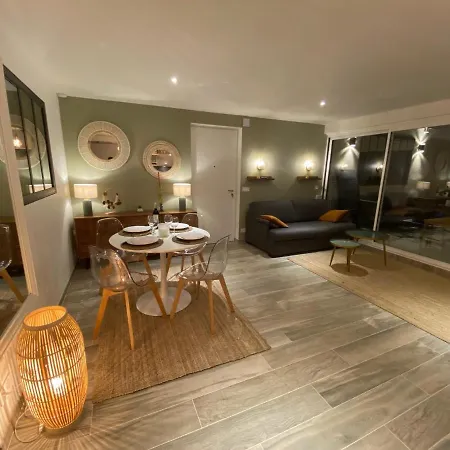 Superbe T2 44m2 - Grande Terrasse Vue Panoramique Exceptionnelle Piscine - Parking Apartment