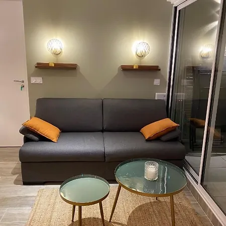 Superbe T2 44m2 - Grande Terrasse Vue Panoramique Exceptionnelle Piscine - Parking * Bandol