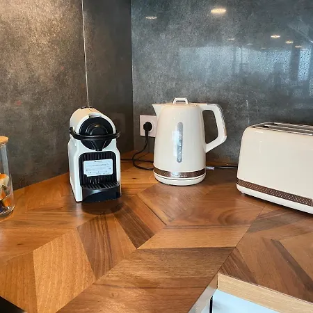 Superbe T2 44m2 - Grande Terrasse Vue Panoramique Exceptionnelle Piscine - Parking Apartment *