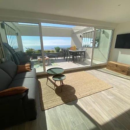 Superbe T2 44m2 - Grande Terrasse Vue Panoramique Exceptionnelle Piscine - Parking Apartment *