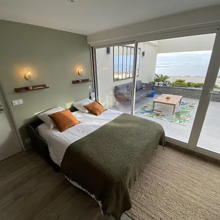 Superbe T2 44m2 - Grande Terrasse Vue Panoramique Exceptionnelle Piscine - Parking Apartment