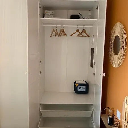 Les Katikias Lägenhet